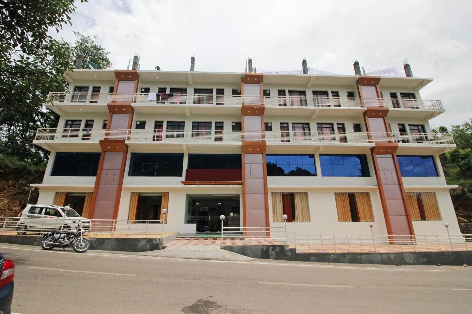 Oyo Hotel Chandni Dharamshala Exterior photo
